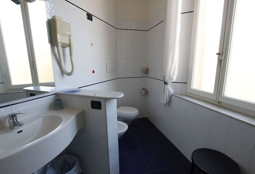 小型套房, Albergo Italia