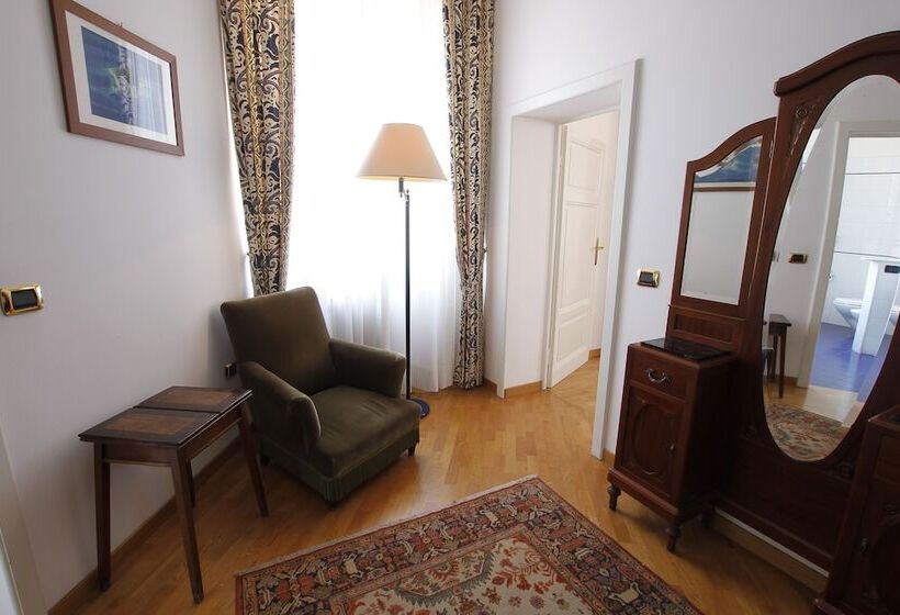 小型套房, Albergo Italia