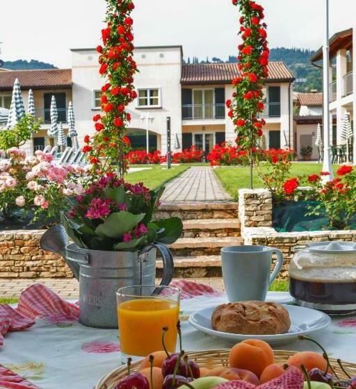 Апартаменты 2 Спальни, Residence Corte Delle Rose