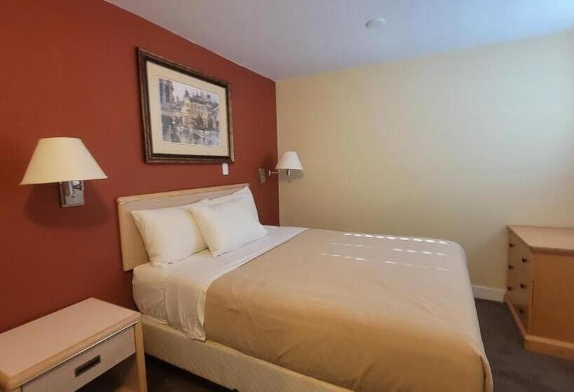 Люкс с Балконом, Sahara Courtyard Inn Osoyoos