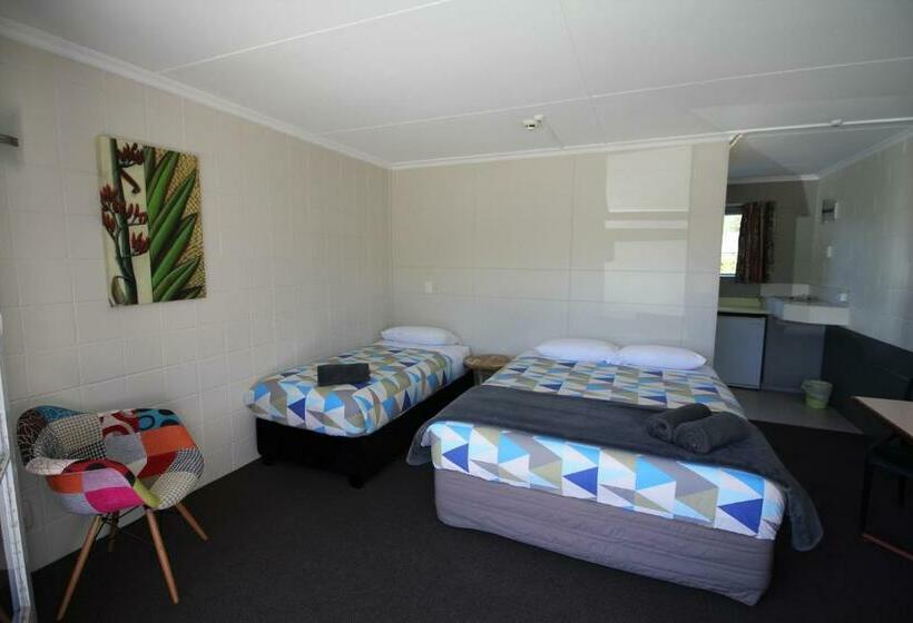חדר סטנדרט לשלושה, Te Anau Lakefront Backpackers