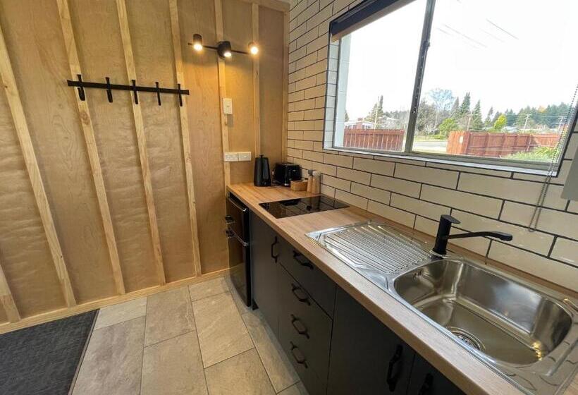 Номер Стандарт Трехместный, Te Anau Lakefront Backpackers