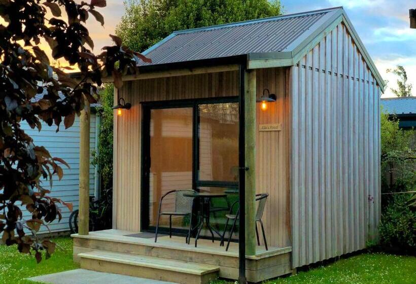 בקתה, Te Anau Lakefront Backpackers