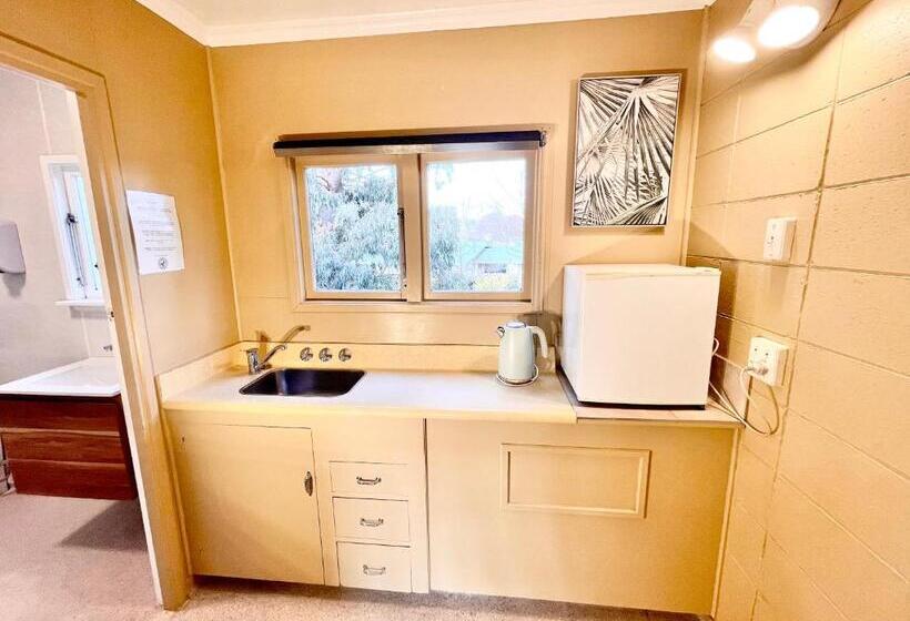 חדר סטנדרט לארבעה, Te Anau Lakefront Backpackers