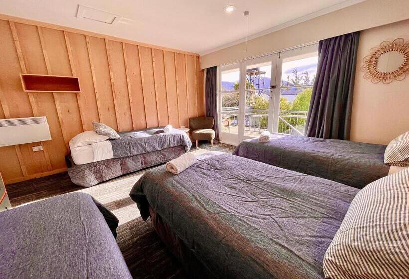 חדר סטנדרט לארבעה, Te Anau Lakefront Backpackers
