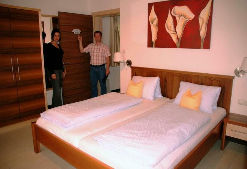 Номер Стандарт с Балконом, Panoramahotel Burgeck