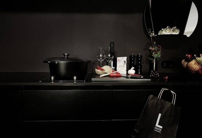 شقة غرفة واحدة, Libertine Lindenberg