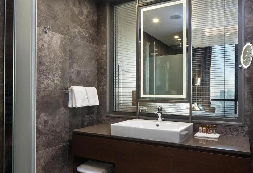 Номер Deluxe Кровать Кинг, Sheraton Grand Istanbul Atasehir