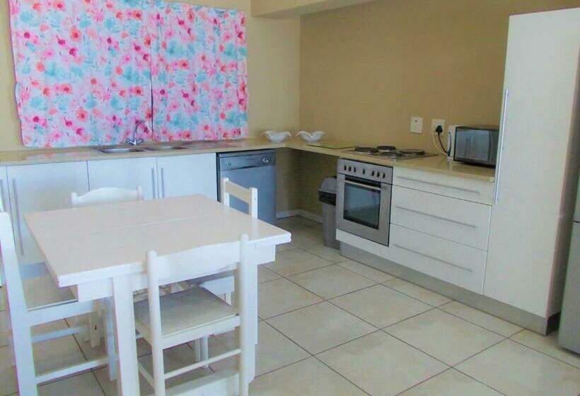 Люкс 2 Спальни, Point Village Hotel And Self Catering