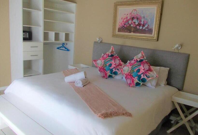Люкс 2 Спальни, Point Village Hotel And Self Catering