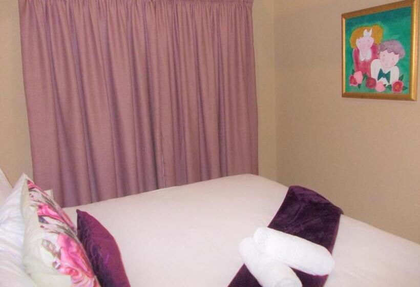 Люкс 2 Спальни, Point Village Hotel And Self Catering