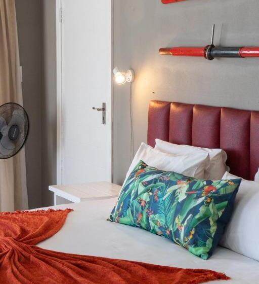 Номер Стандарт, Point Village Hotel And Self Catering
