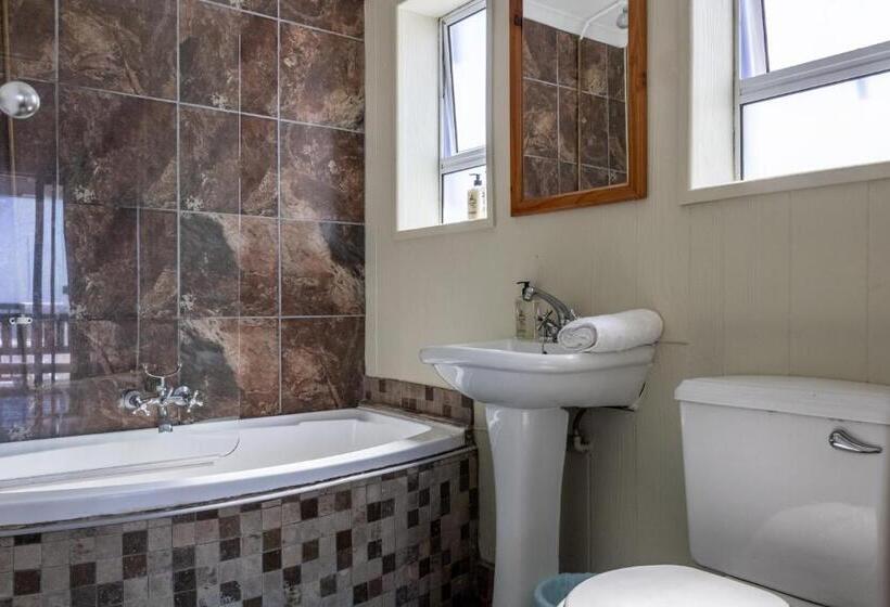 Номер Стандарт, Point Village Hotel And Self Catering