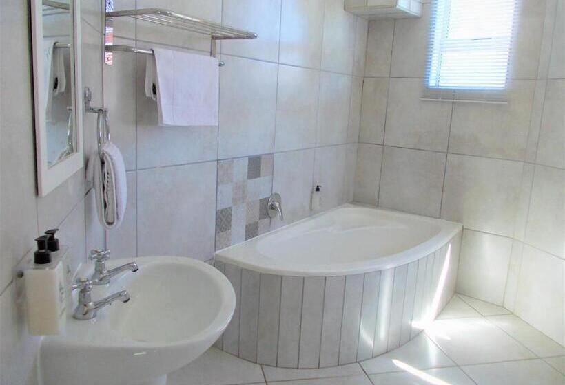Люкс 2 Спальни, Point Village Hotel And Self Catering