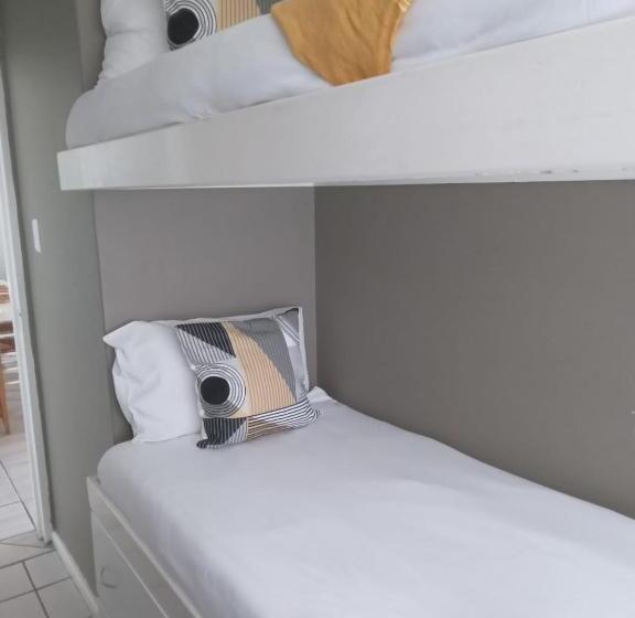 Апартаменты 1 Спальня Вид на Море, Point Village Hotel And Self Catering