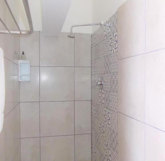 Люкс, Point Village Hotel And Self Catering