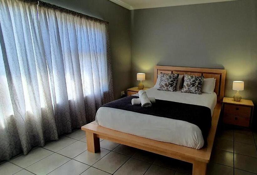 Апартаменты 3 Спальни, Point Village Hotel And Self Catering