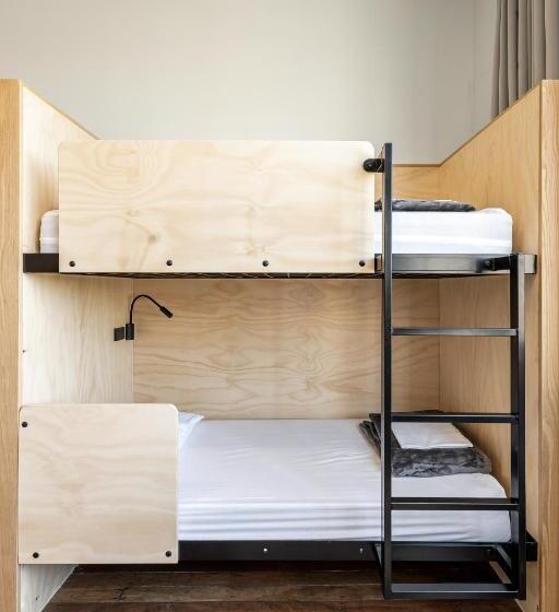 Кровать в Общей Комнате, Bunk Brisbane