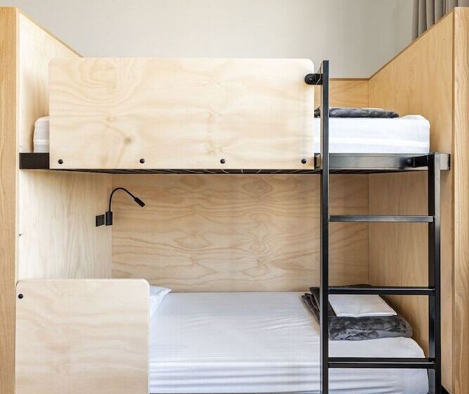 Кровать в Общей Комнате, Bunk Brisbane