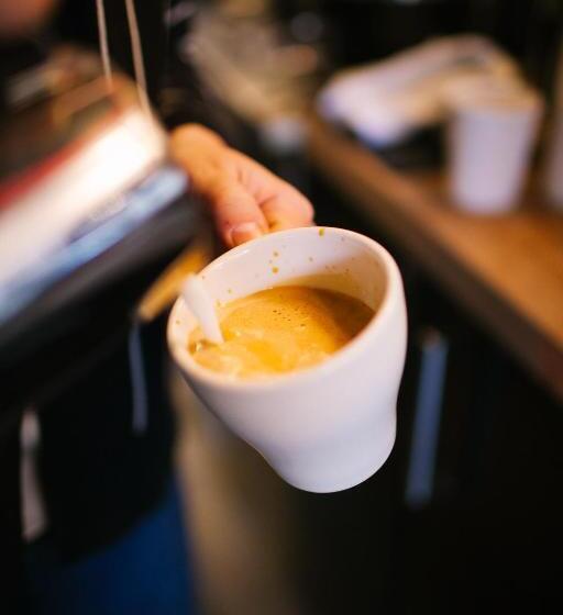 スタンダードルーム, The Local Ny