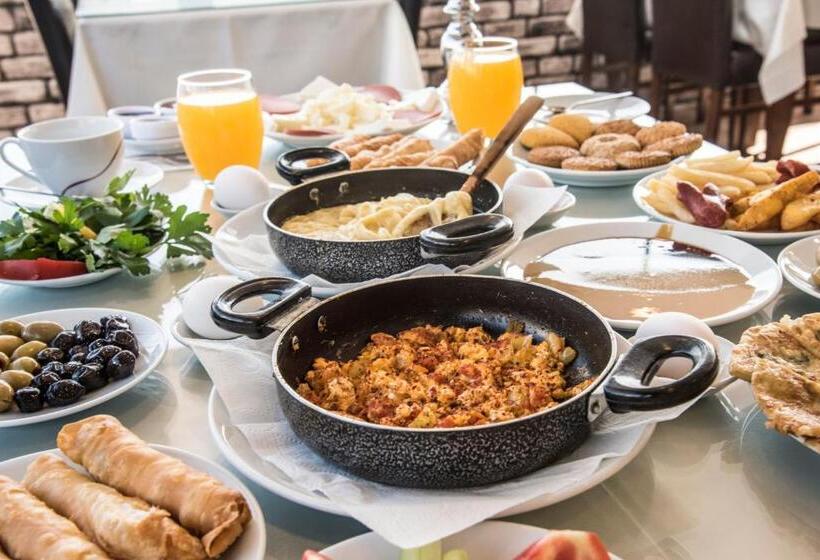 اتاق کلاسیک سه تخته, Cebeci Grand