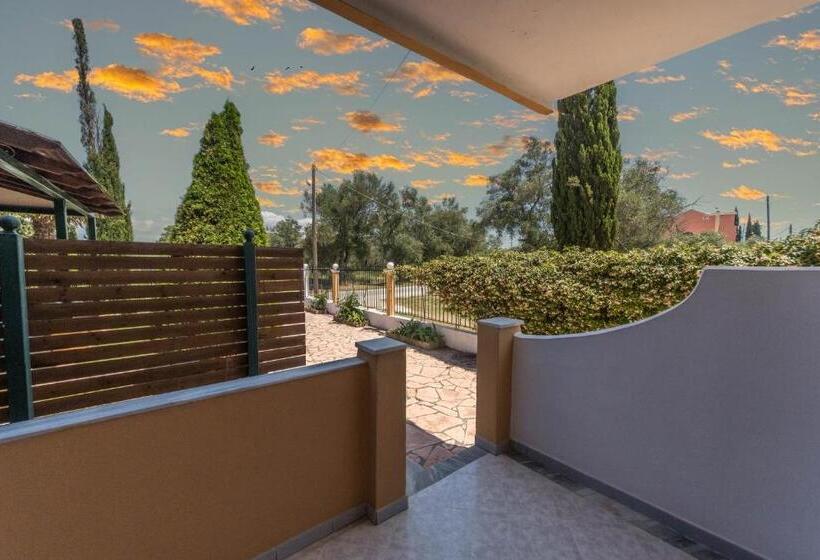Трехместный Номер Стандарт с Видом, Nikos Villas