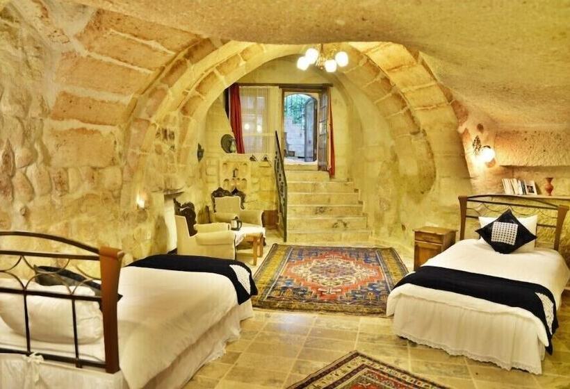 اتاق خانوادگی, Heaven Cave House   Razziya Evi