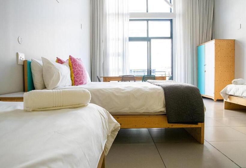패밀리 룸 산 전망, Mojo Hotel & Market