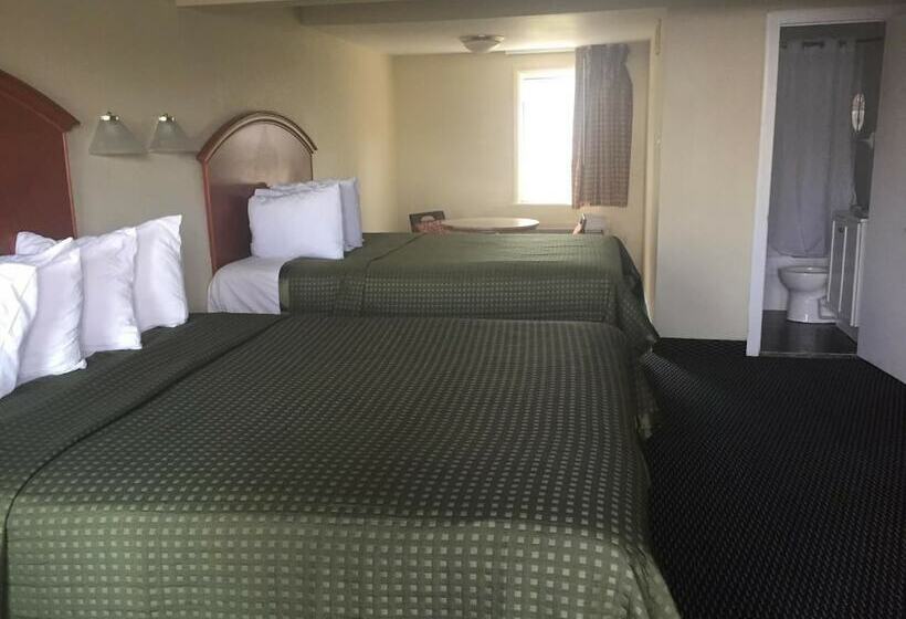 Номер Стандарт 2 Двуспальные Кровати, Royal Inn