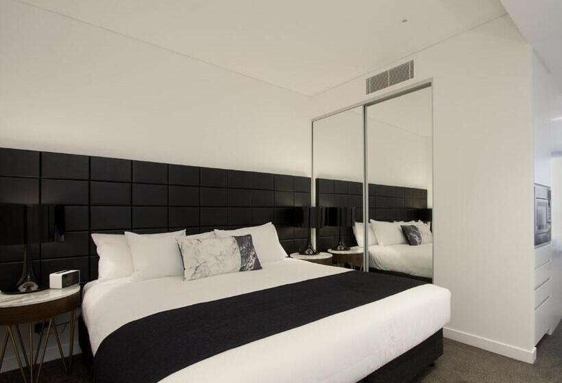 Студио Стандарт с Балконом, Silkari Suites At Chatswood