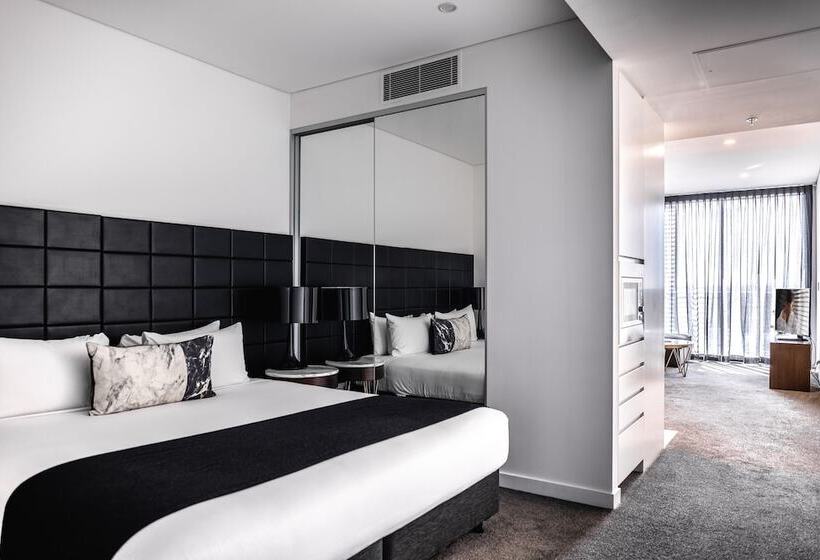 Студио Стандарт с Балконом, Silkari Suites At Chatswood