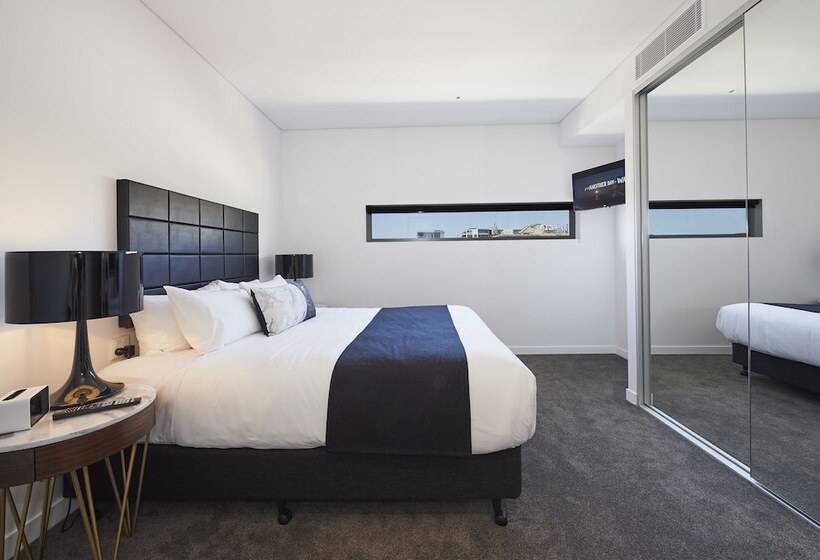 Апартаменты 1 Спальня с Балконом, Silkari Suites At Chatswood