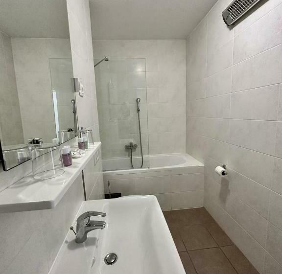 חדר סטנדרט עם מרפסת, Adriatic Queen Residence