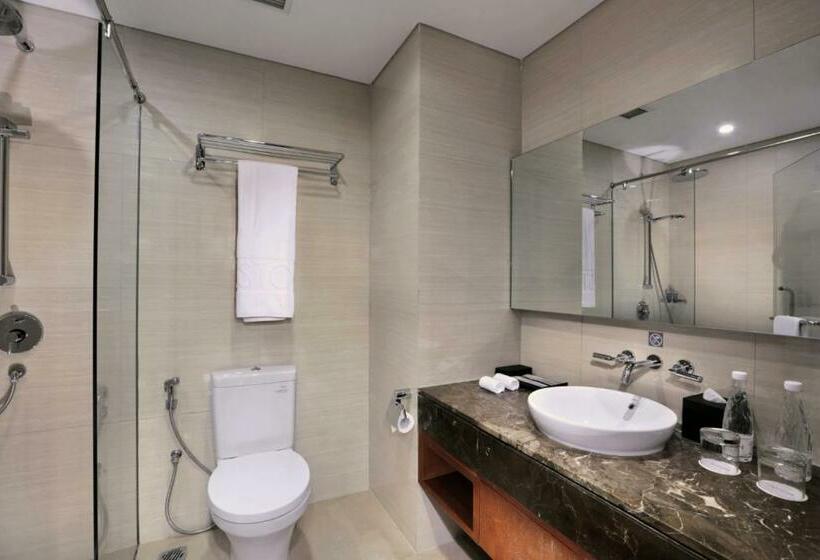 Номер Deluxe Вид на Горы, Aston Sentul Lake Resort & Conference Center