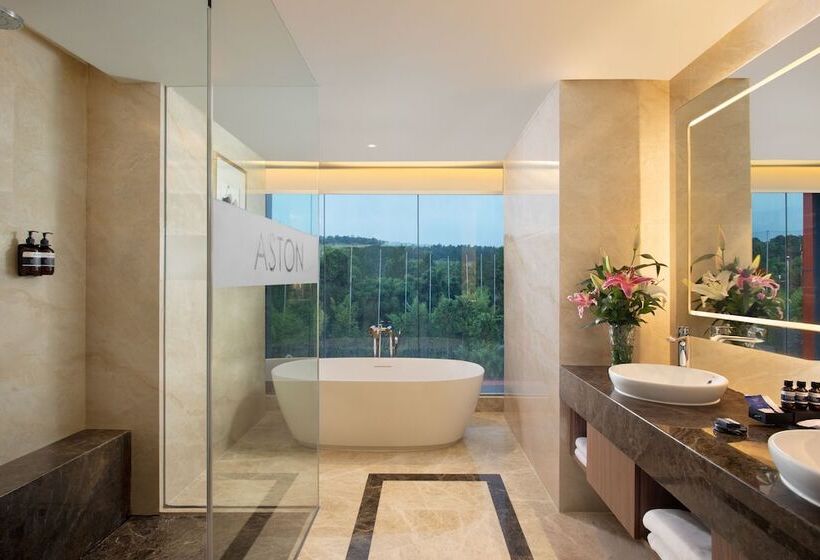 Люкс, Aston Sentul Lake Resort & Conference Center