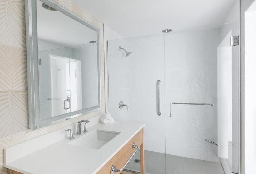 Номер Deluxe Кровать Кинг с Видом, Wyndham Grand Clearwater Beach