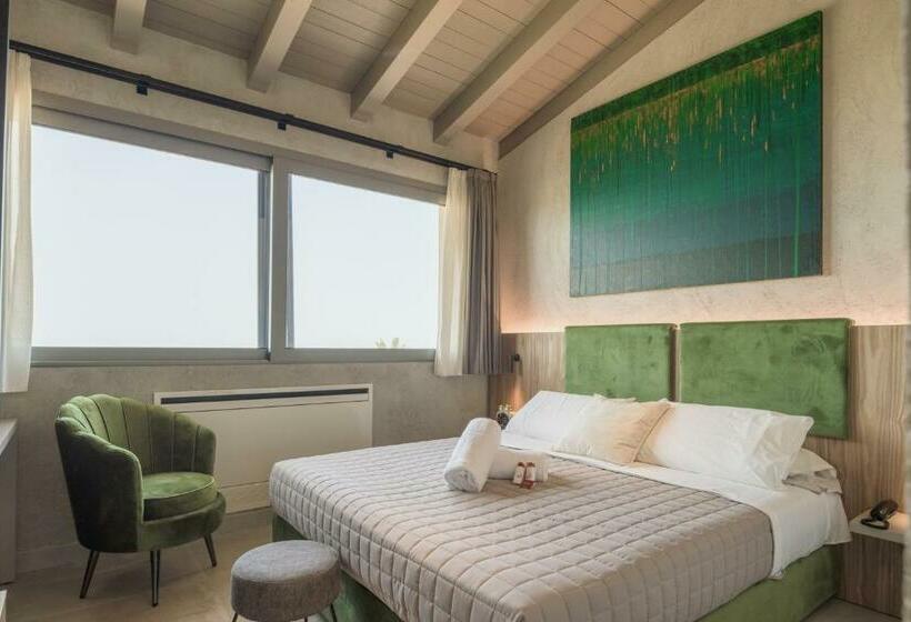 Номер Стандарт Вид на Бассейн, Terreforti Luxury Village