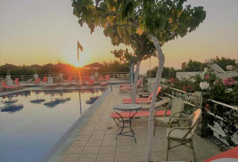 スタンダードルーム, Santorini Camping & Hostel