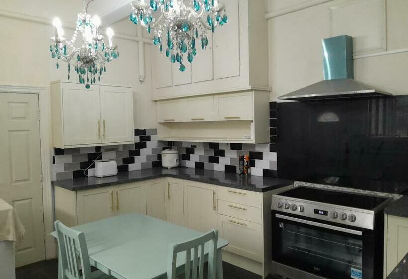 Номер Стандарт Трехместный, Falcon Villa