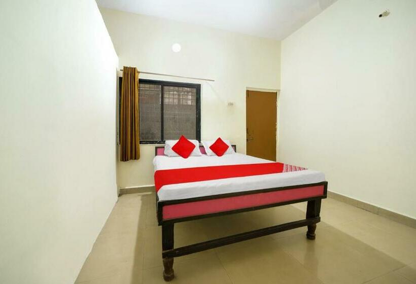 Трехместный Номер Классика, Oyo Flagship Hotel The Grand Lotus
