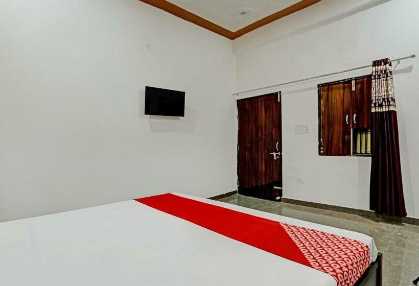 Трехместный Номер Классика, Oyo Flagship Hotel Expressway Inn