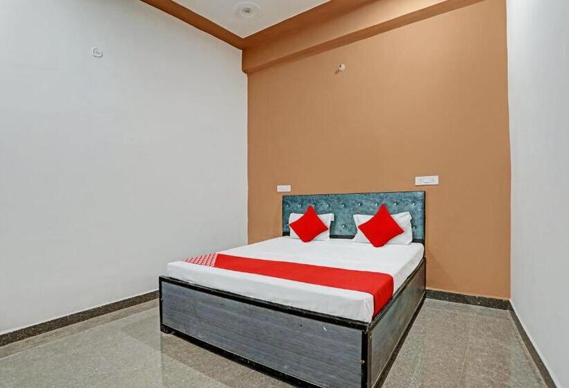 Трехместный Номер Классика, Oyo Flagship Hotel Expressway Inn