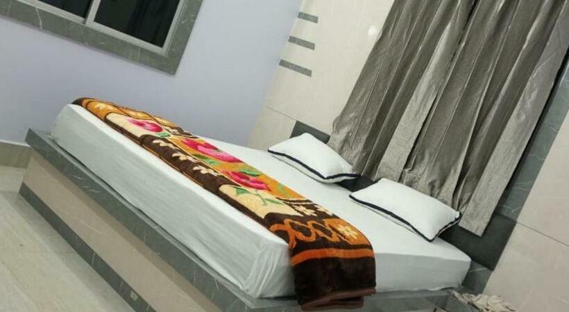 三人经典房间, Oyo Flagship Hotel Pushp Palace