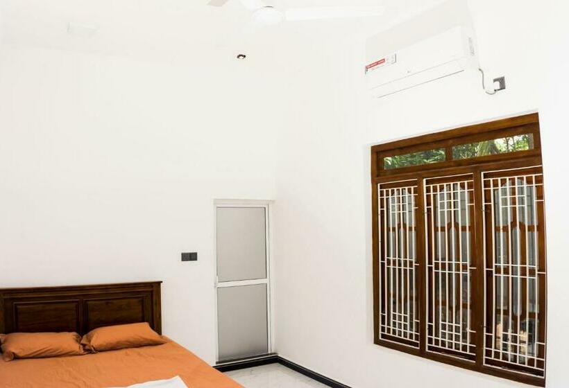 Номер Стандарт Индивидуальный, Uthayam Guest House