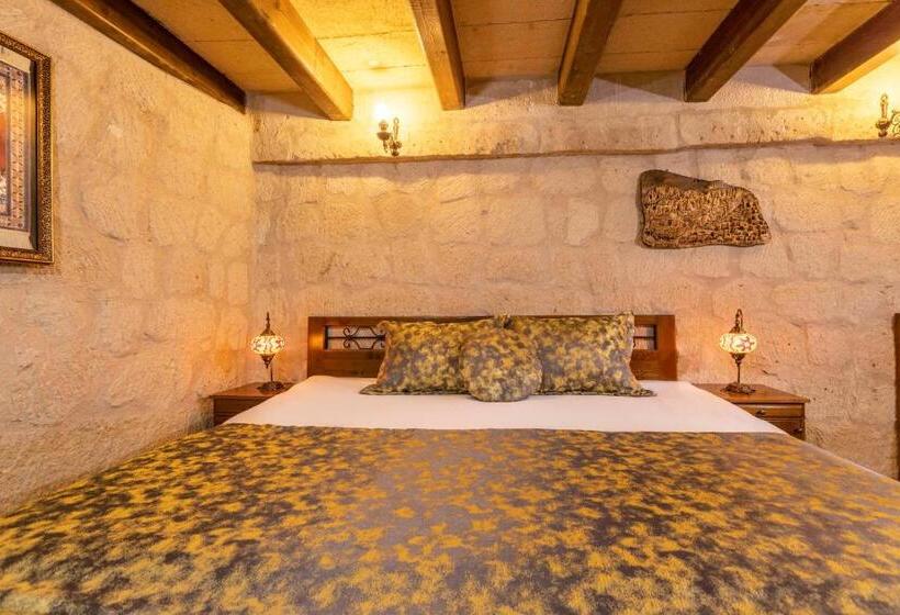 اتاق لوکس سه تخته, Adora Cave Suites