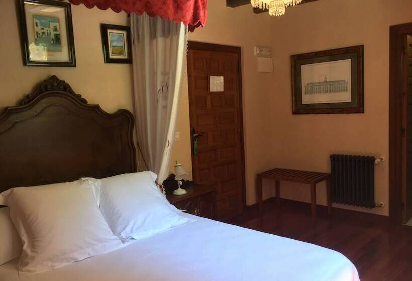 클래식 룸 더블 침대, La Casona De La Torre