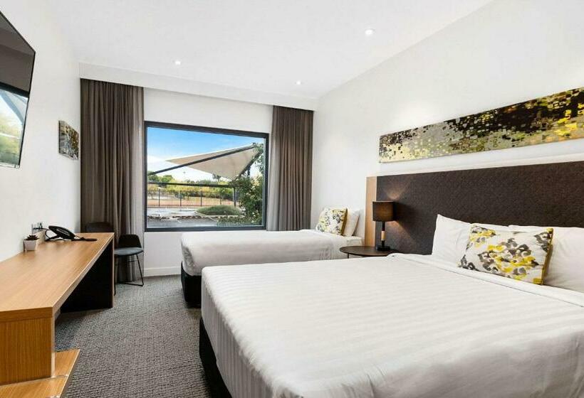 Студия Стандарт, Quality Hotel Rules Club Wagga