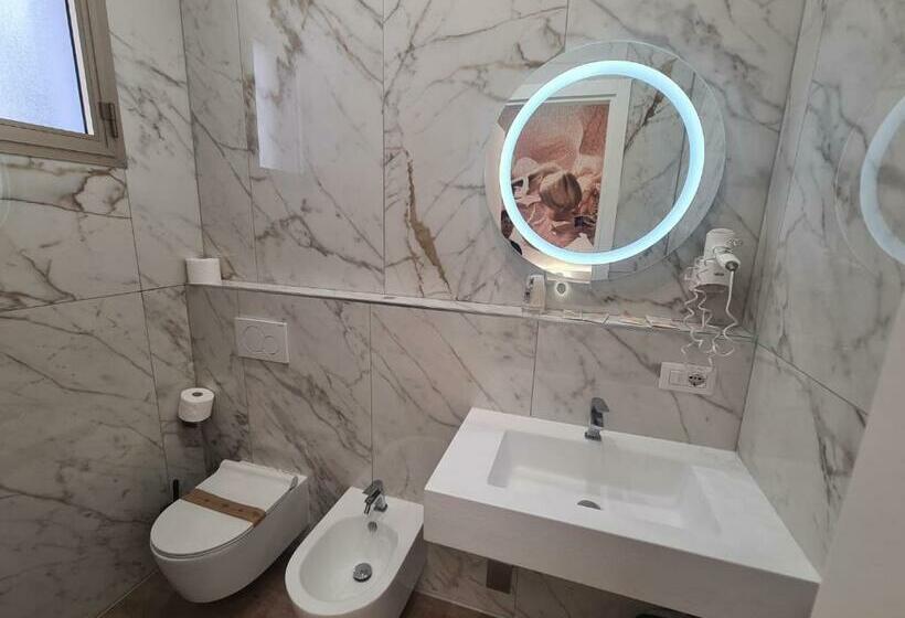 Cameră Standard, Ragno D Oro