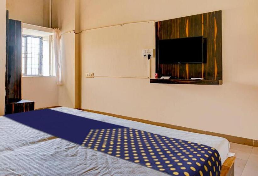 三人经典房间, Spot On Harsha Varsha Deluxe Lodge