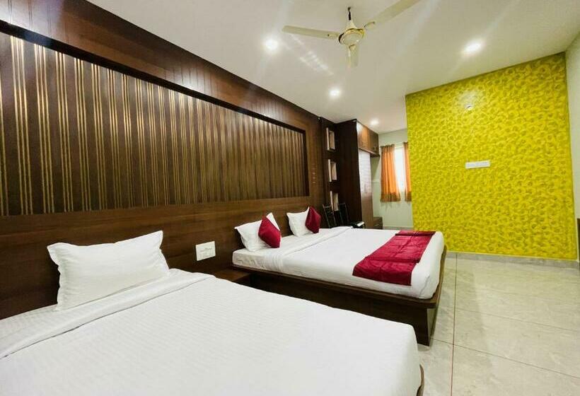 디럭스 트리플 룸, Staymaker Yashaswini Residency